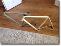 RAL1003 and RAL6013 - Schilfgrün and beige, the frames are looking wonderful